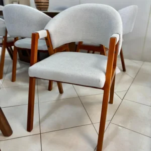 CADEIRA DORA CARAMELO