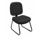 Cadeira Diretora Costurada e Base Trapézio - Courino Preto